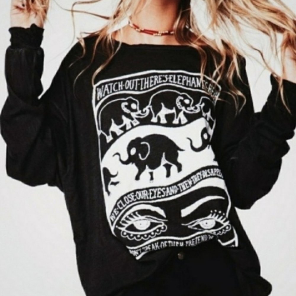 Brandy Melville Watch Out For Elephants Here Long Sleeve
